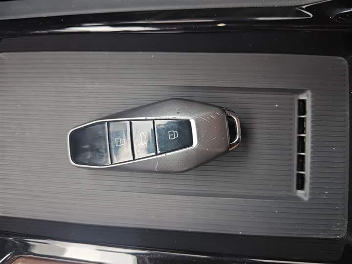 Фото 9 - Chery iCar 03