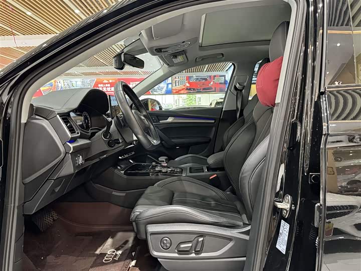 Фото 10 - Audi Q5L