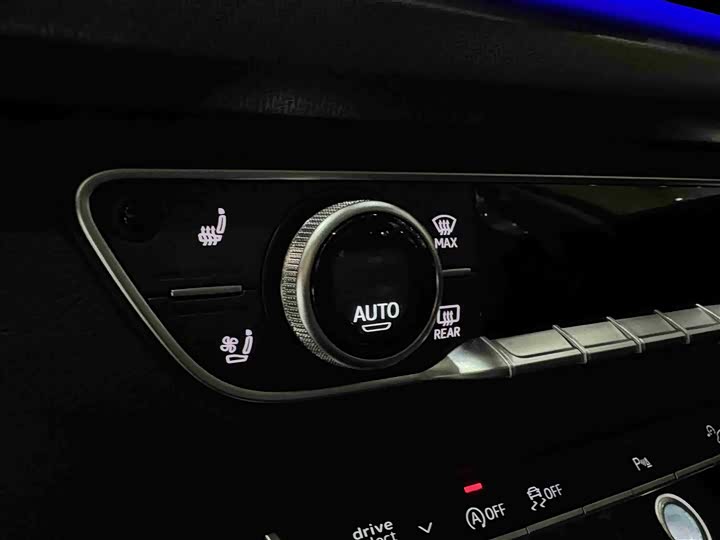 Фото 15 - Audi Q5L