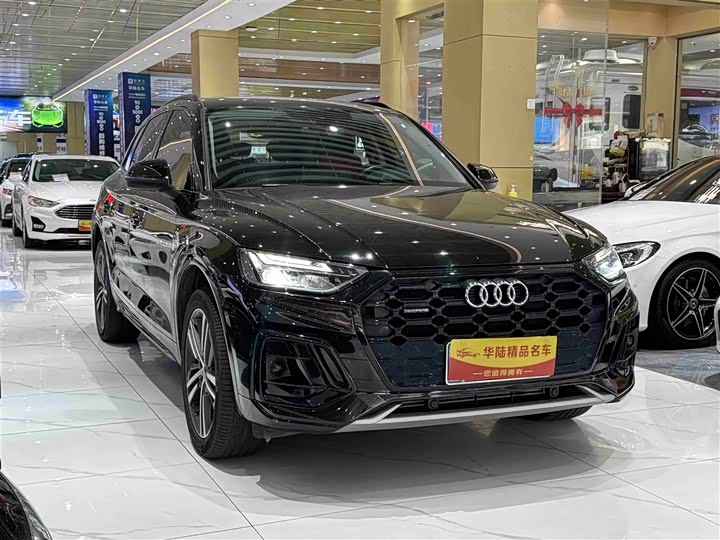 Фото 3 - Audi Q5L