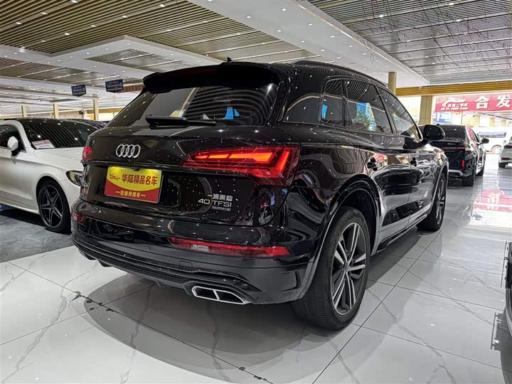 Фото 6 - Audi Q5L
