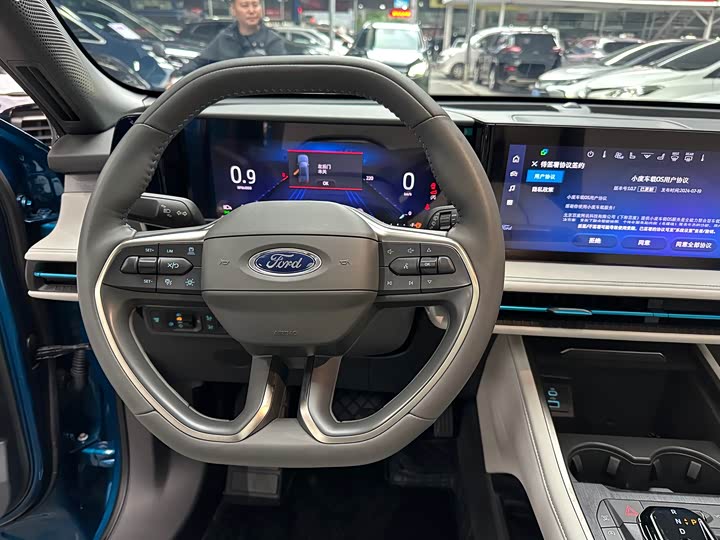 Фото 18 - Ford Edge