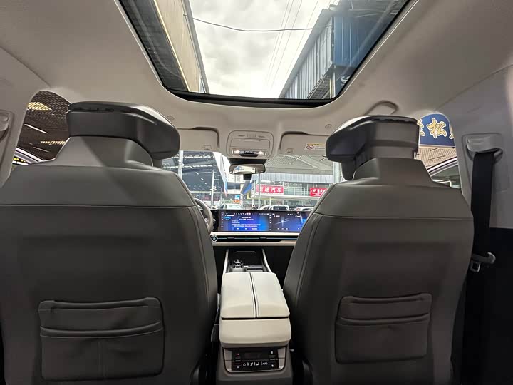 Фото 20 - Ford Edge