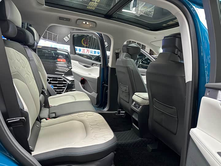 Фото 23 - Ford Edge