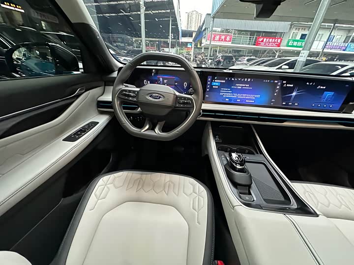 Фото 31 - Ford Edge