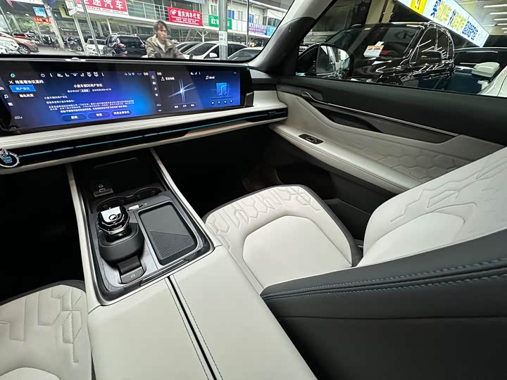 Фото 32 - Ford Edge