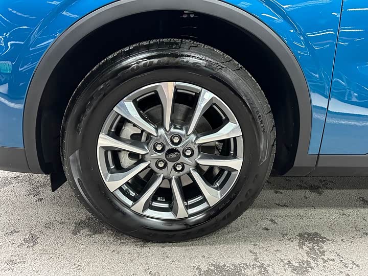 Фото 36 - Ford Edge