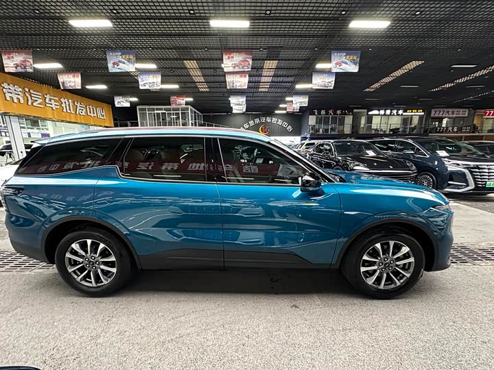 Фото 39 - Ford Edge