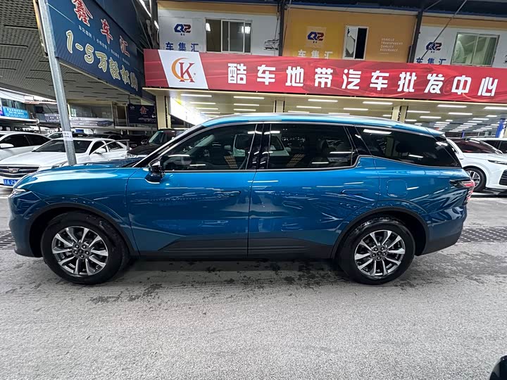 Фото 40 - Ford Edge