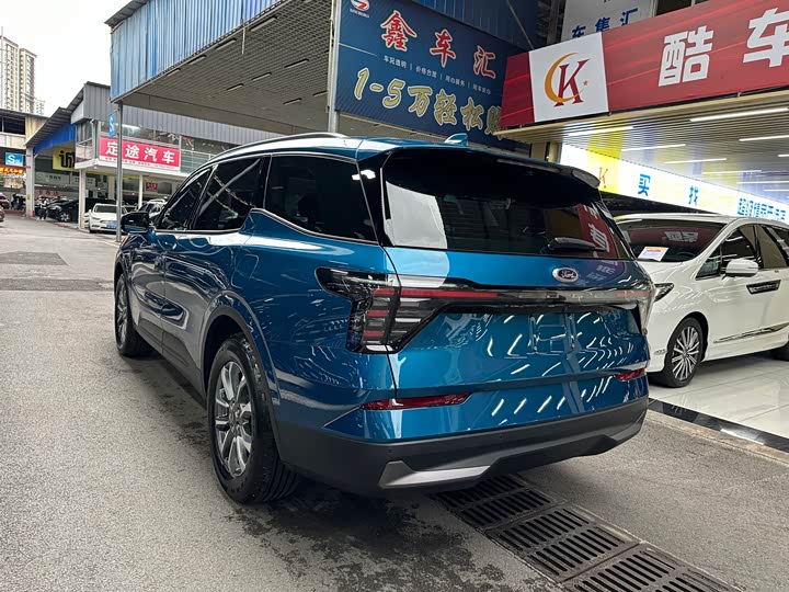 Фото 6 - Ford Edge