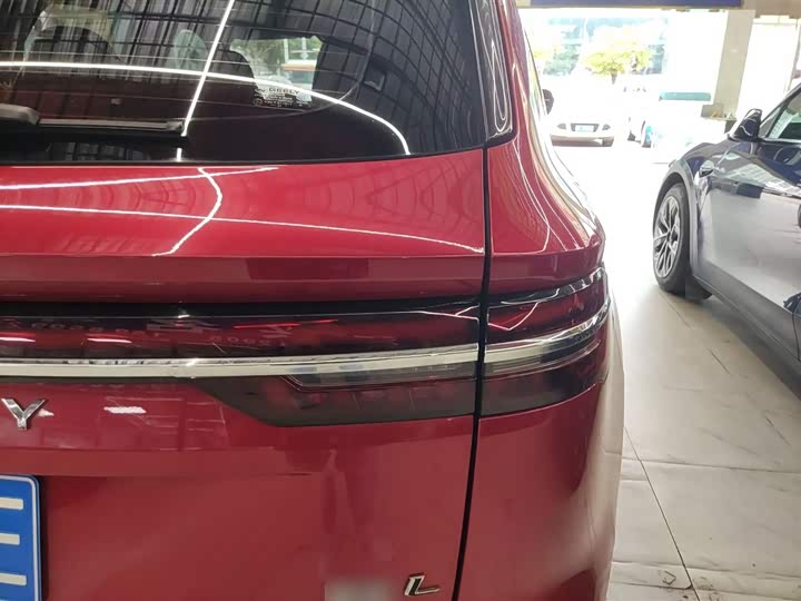 Фото 8 - Geely Monjaro