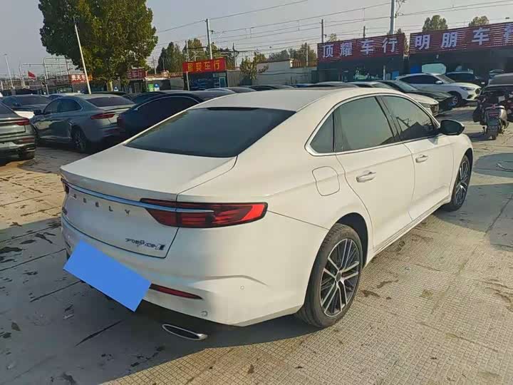 Фото 10 - Geely Preface