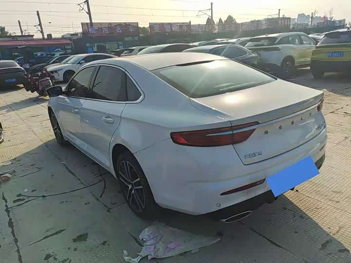 Фото 12 - Geely Preface