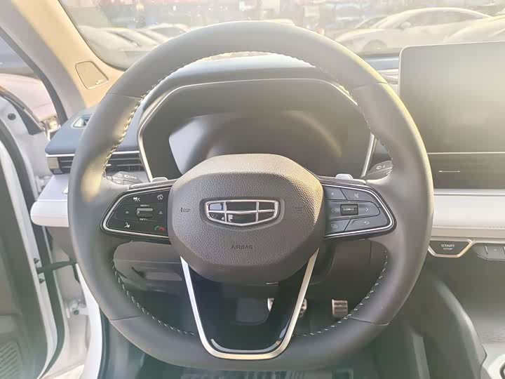 Фото 8 - Geely Preface