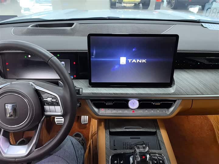 Фото 4 - Tank 500 Hybrid