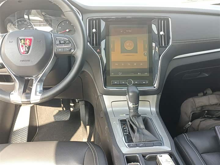 Фото 13 - Roewe RX5