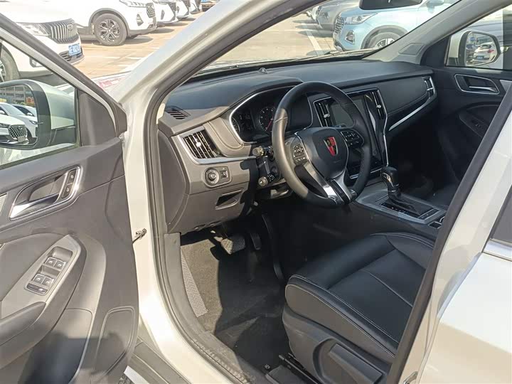 Фото 16 - Roewe RX5