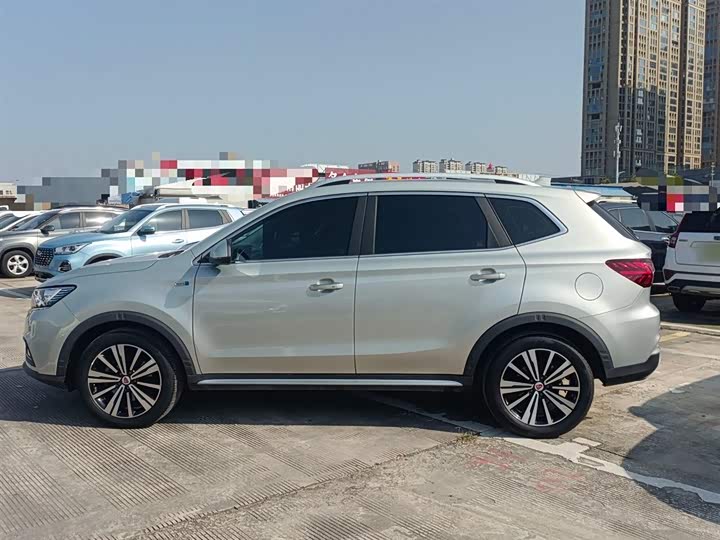 Фото 5 - Roewe RX5