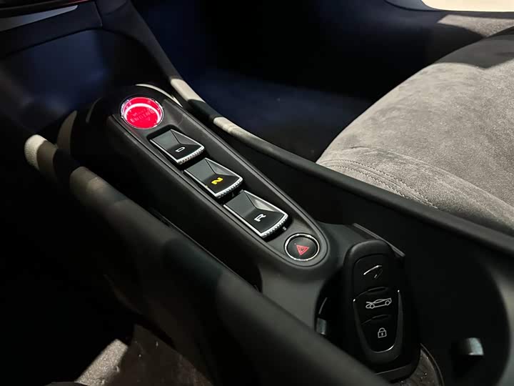 Фото 10 - McLaren Artura