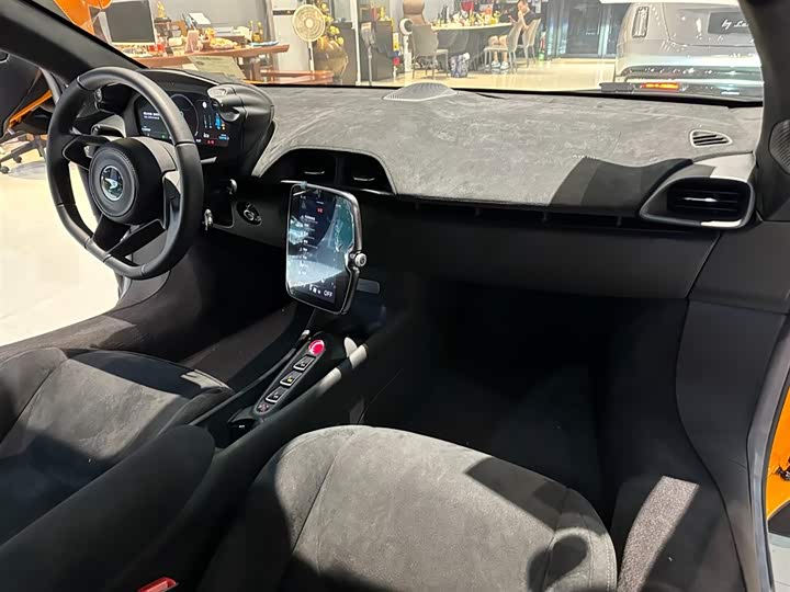 Фото 12 - McLaren Artura