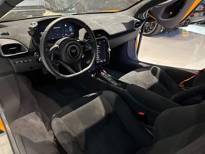 Фото 6 - McLaren Artura