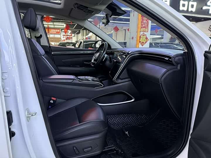 Фото 14 - Hyundai Tucson L