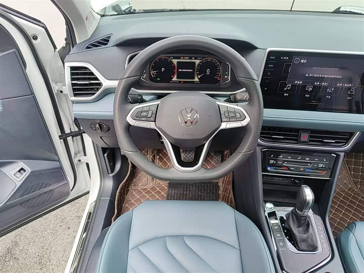 Фото 11 - Volkswagen Tharu