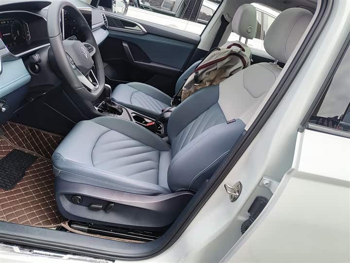 Фото 15 - Volkswagen Tharu