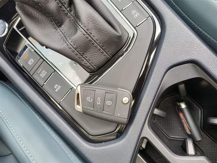 Фото 9 - Volkswagen Tharu