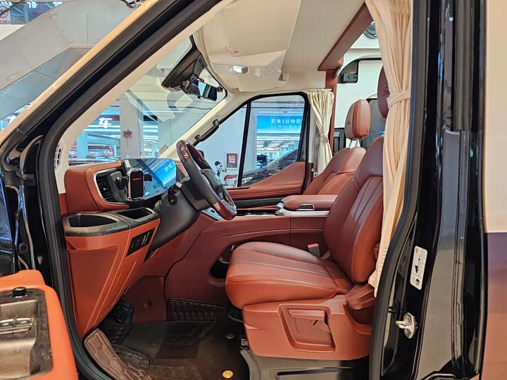 Фото 10 - Ford Transit T8