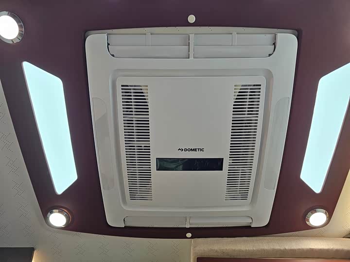 Фото 22 - Ford Transit T8