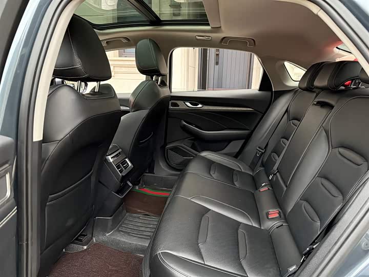 Фото 13 - Geely Preface