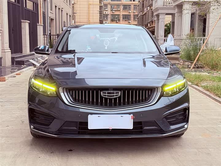 Фото 2 - Geely Preface