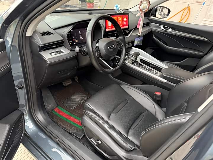 Фото 4 - Geely Preface