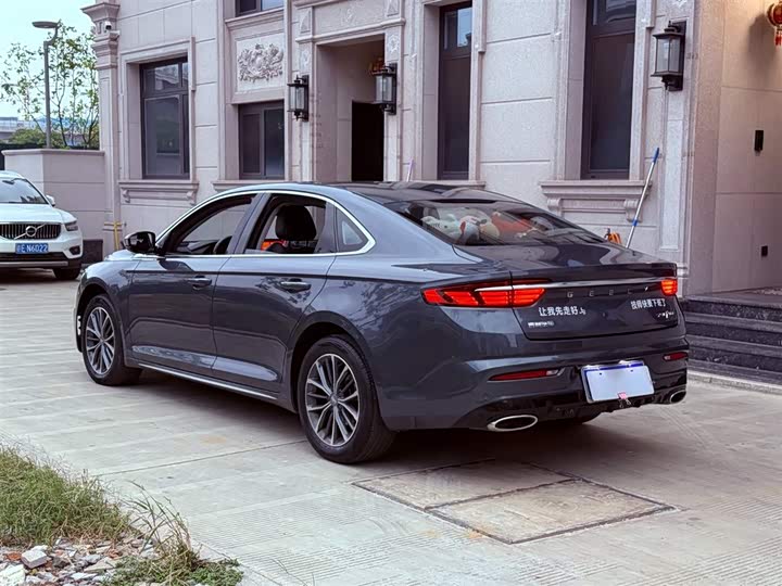 Фото 7 - Geely Preface