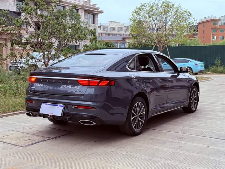 Фото 9 - Geely Preface