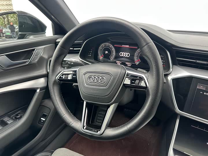 Фото 11 - Audi A6L