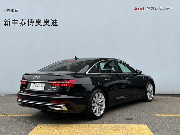 Фото 13 - Audi A6L