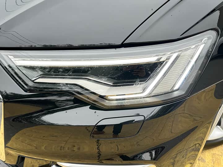 Фото 16 - Audi A6L