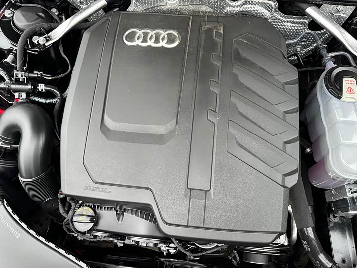 Фото 19 - Audi A6L