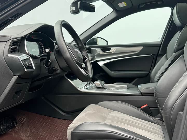 Фото 6 - Audi A6L