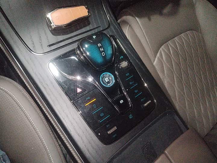 Фото 13 - BYD Han