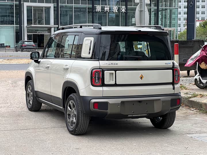 Фото 15 - Baojun Yep Plus