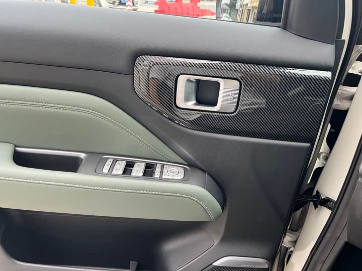 Фото 9 - Baojun Yep Plus