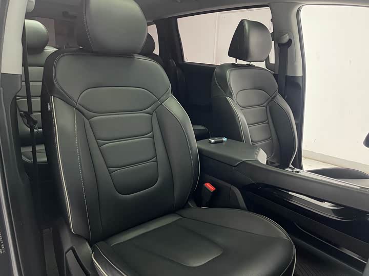 Фото 14 - Hyundai Custo