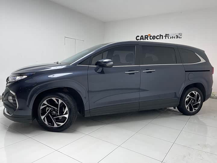 Фото 3 - Hyundai Custo