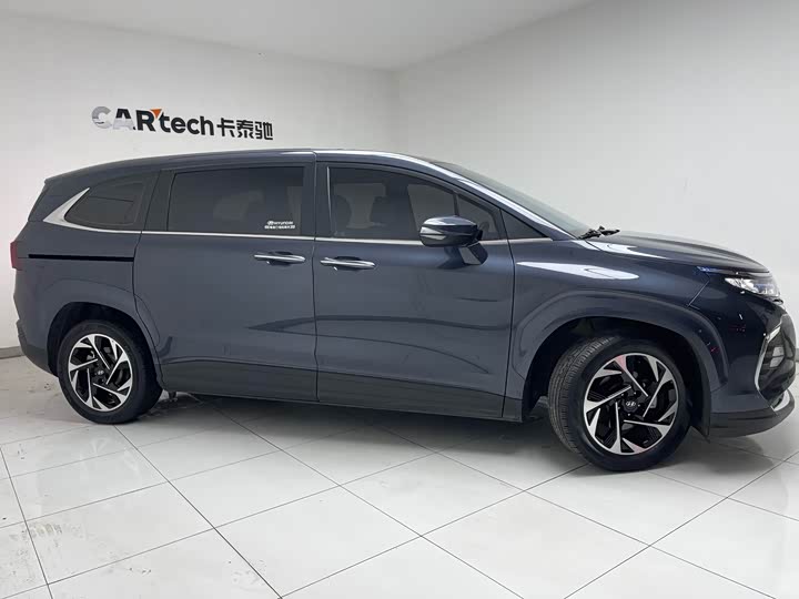 Фото 4 - Hyundai Custo