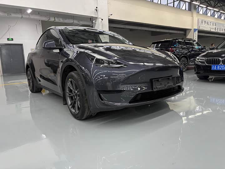 Фото 3 - Tesla Model Y