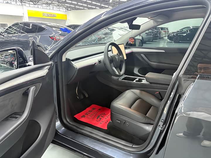 Фото 4 - Tesla Model Y