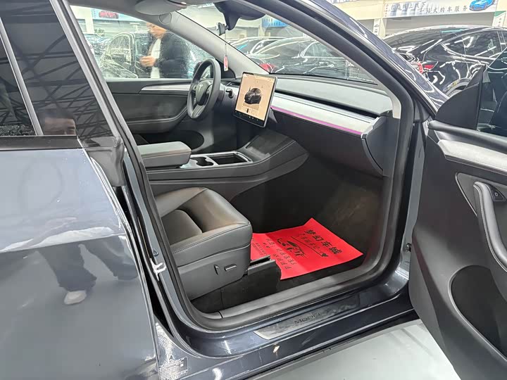 Фото 9 - Tesla Model Y